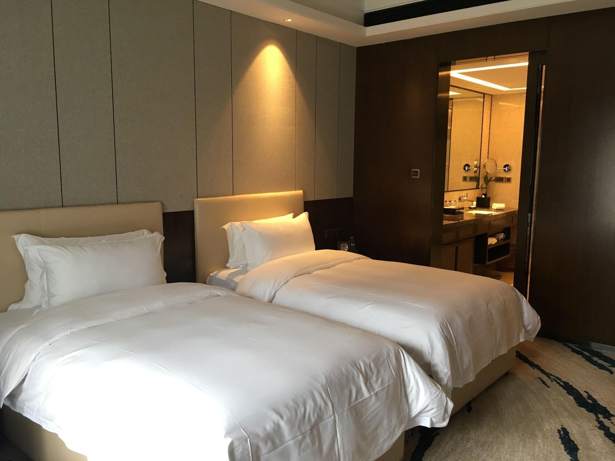 מלון Ramada By Wyndham Huizhou South מראה חיצוני תמונה